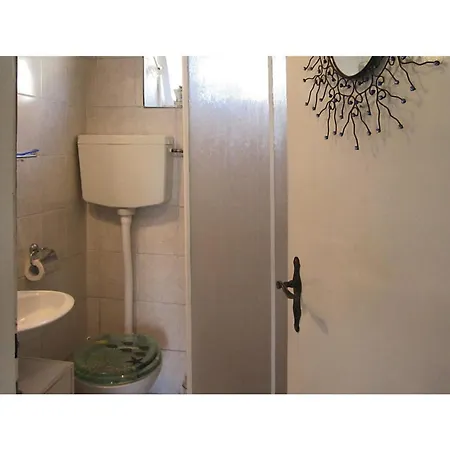 Beautiful Apartment In Tribunj *
